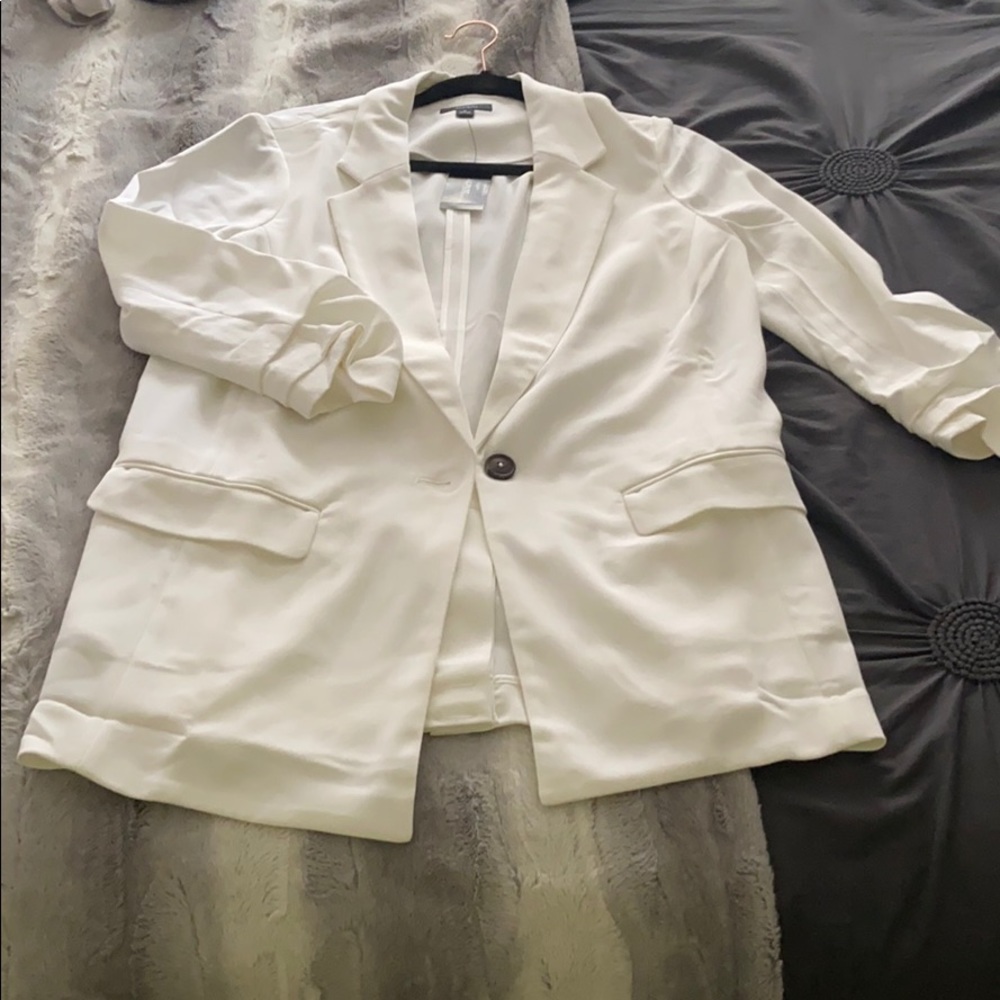 Long White Blazer with Cinched Sleeves